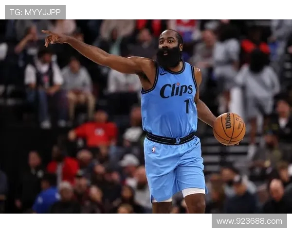 哈登半场8中5砍14分三分3中1串联进攻展现核心价值掌控节奏